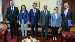 Meclis'te kurulacak komisyon öncesi görüşme trafiği hızlandı