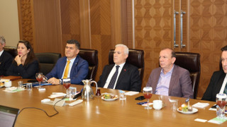 Bursa Büyükşehir Belediye Başkanı Bozbey: “Su tüketen sanayi tartışılmalı”