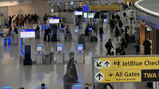 AB’nin yeni sistemi kapıları kilitledi, tatil planı yapanlar dikkat: Kapıda kuyruklar oluştu