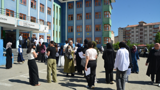 YKS'nin ikinci oturumu AYT başladı