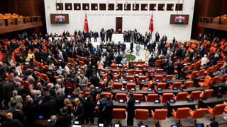 AK Parti'den 8 vekil Çerçeve Yasa oylamasına katılmadı