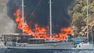 Fethiye’de koydaki tekne yandı, 115 yolcu suya atlayarak kurtuldu