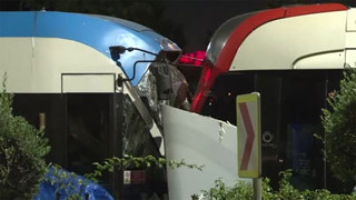 İstanbul'da iki tramvay kafa kafaya çarpıştı!