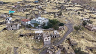 180 hane vardı, şimdi sadece o yaşıyor! 'Hayalet köy'de tek başına...