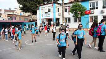 Bakanlık, bir okul üniformasının satışının yasaklandığını duyurdu