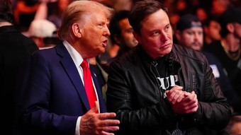 Trump, Musk'a destek için yeni bir Tesla otomobil satın alacak