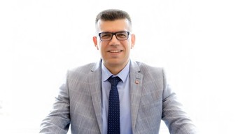 Dr. Otto, omurilik sağlığı için yatak üretiyor