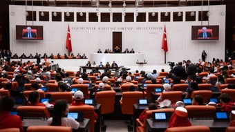 Çocuk yöneticiler ritüeli mi?