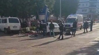 Ankara'da minibüs ile otomobil çarpıştı: 3'ü ağır 9 kişi yaralandı