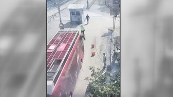 CHP otobüsünü polisin üzerine sürmüştü! Şoför adli kontrol şartıyla serbest bırakıldı