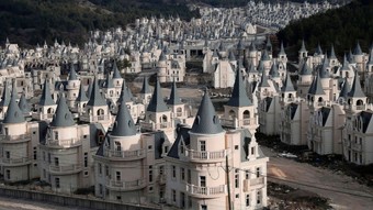 Şato villa dolandırıcılarına 885 yıl hapis istendi! Kuveytliler 67 milyon dolar ödeme yapmıştı