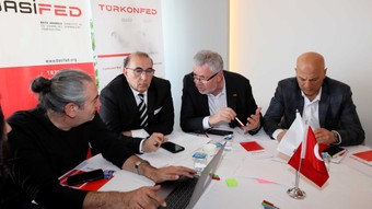 TÜRKONFED yuvarlak masa toplantı serisinin ilki İzmir’de gerçekleşti