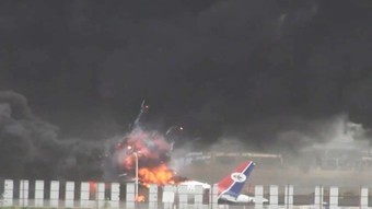 İsrail'in bomba yağdırdığı Yemen'deki havalimanında tüm uçuşlar askıya alındı