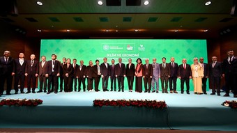 Bakan Kacır, İklim ve Ekonomi Sürdürülebilir Mobilite Araç ve Teknolojileri Zirvesi'ne katıldı.
