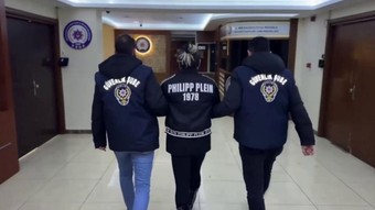 Murat Övüç’e ‘Şal’ videosu soruşturması: 4 yıl 6 aya kadar hapis talep edildi