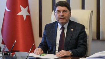 Bakan duyurdu: Kadın hükümlü ve tutuklulara 'Anneler Günü' dolayısıyla açık görüş izni