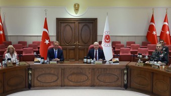 Bakan Güler, UTAH Dünya Ticaret Merkezi Başkanı Jeff Flake'i ve beraberindeki heyeti kabul etti