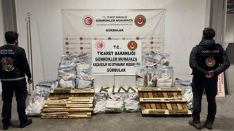 Gümrük ekiplerinden büyük darbe! Lüks araçtan tarihi esere 16,5 milyar liralık kaçakçılık önlendi