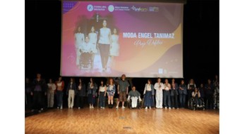 Genç tasarımcılardan farkındalık yaratan defile ile engeller podyumda aşıldı