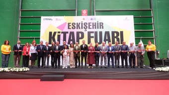 Eskişehir Kitap Fuarı ETO Fuar Merkezi'nde başladı