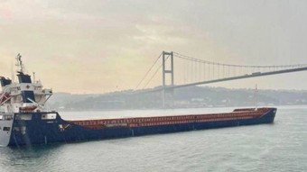İstanbul Boğazı’nda arızalanan kuru yük gemisi kurtarıldı