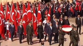 81 ilden gelen gençler Anıtkabir'de