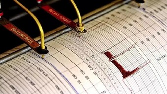 Papua Yeni Gine'de 6,4 büyüklüğünde deprem