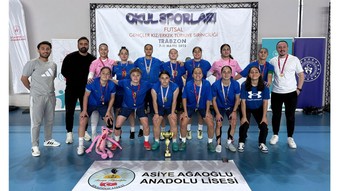Asiye Ağaoğlu Anadolu Lisesi Kız Futsal Takımı, dünya kupası yolcusu