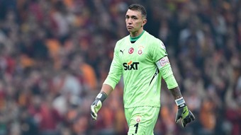 Galatasaray'da Muslera dönemi bitiyor! Yeni kaleci kim olacak? İşte en güçlü aday