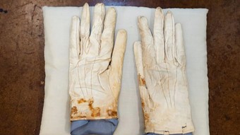 Abraham Lincoln'ün kanlı eldivenleri 6 milyon Euro'ya satıldı