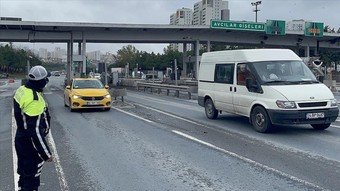 Avcılar gişeleri trafiğe kapatıldı