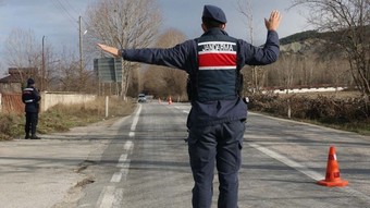 Okul önleri yakın markajda! Jandarma 81 ilde göz açtırmadı