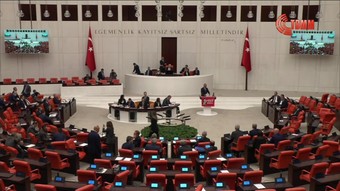 TBMM'de İmamoğlu pankartı tartışması: Alışacaksınız buna!