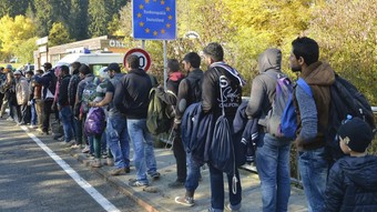 Almanya mültecilerin aile birleşimini askıya almaya hazırlanıyor