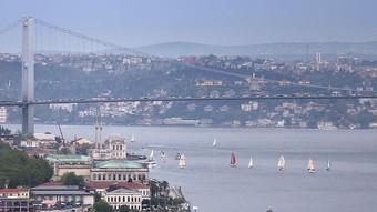 İstanbul Boğazı yeniden gemi trafiğine açıldı