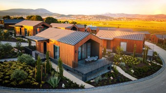 Les Bungalows hizmete açıldı