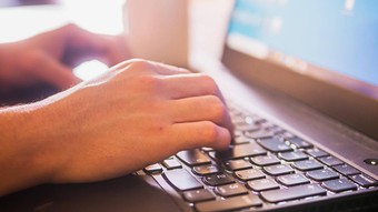 Türksat'tan yeni evlenenlere ücretsiz ve sınırsız internet hizmeti