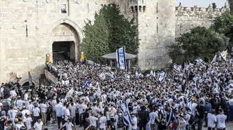İsrailliler, Mescid-i Aksa'ya baskın düzenledi