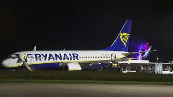 Almanya'da Ryanair’e ait yolcu uçağı acil iniş yaptı: Yaralılar var