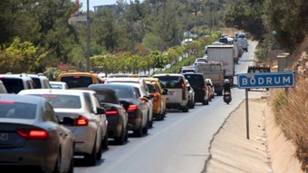 Kurban Bayramı öncesi Bodrum’a 24 saatte 50 bin araç giriş yaptı!
