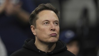 Elon Musk, Trump'ın azledilmesi çağrısı yaptı