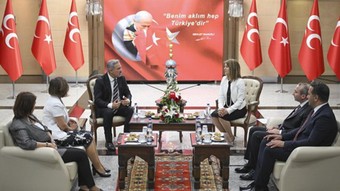 DEM Parti'den MHP'ye bayram ziyareti: Toplumsal barış mesajı verildi