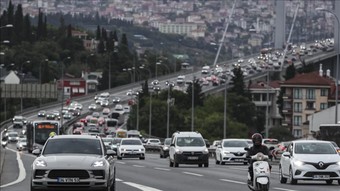 Bayramda otoyollardan yaklaşık 16,3 milyon araç geçti
