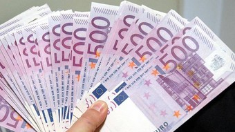 Euro rekor tazeledi, tarihi zirveyi gördü