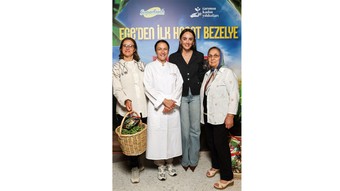SuperFresh’ten kadın gücüyle sofralara: Ege’den hasat bezelye Michelin tavsiyeli restoran menüsünde