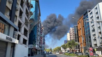 İzmir'de korkutan yangın! Hastane tahliye edildi