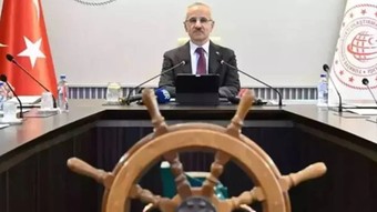 Türk gemilerinin Hürmüz Boğazı geçişinde güvenlik en üst seviyeye çıkarıldı!