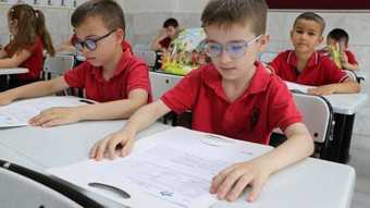 Okullarda karne heyecanı yaşanıyor! 20 milyon öğrenci yaz tatiline girdi