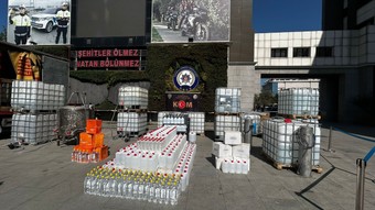 İstanbul'da yaklaşık 19 ton sahte alkol ele geçirildi: 9 gözaltı