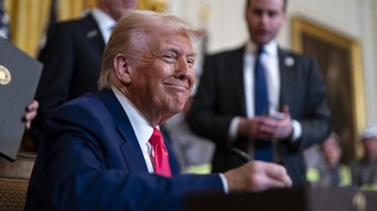 ABD Başkanı Trump: Çin artık İran'dan petrol almaya devam edebilir